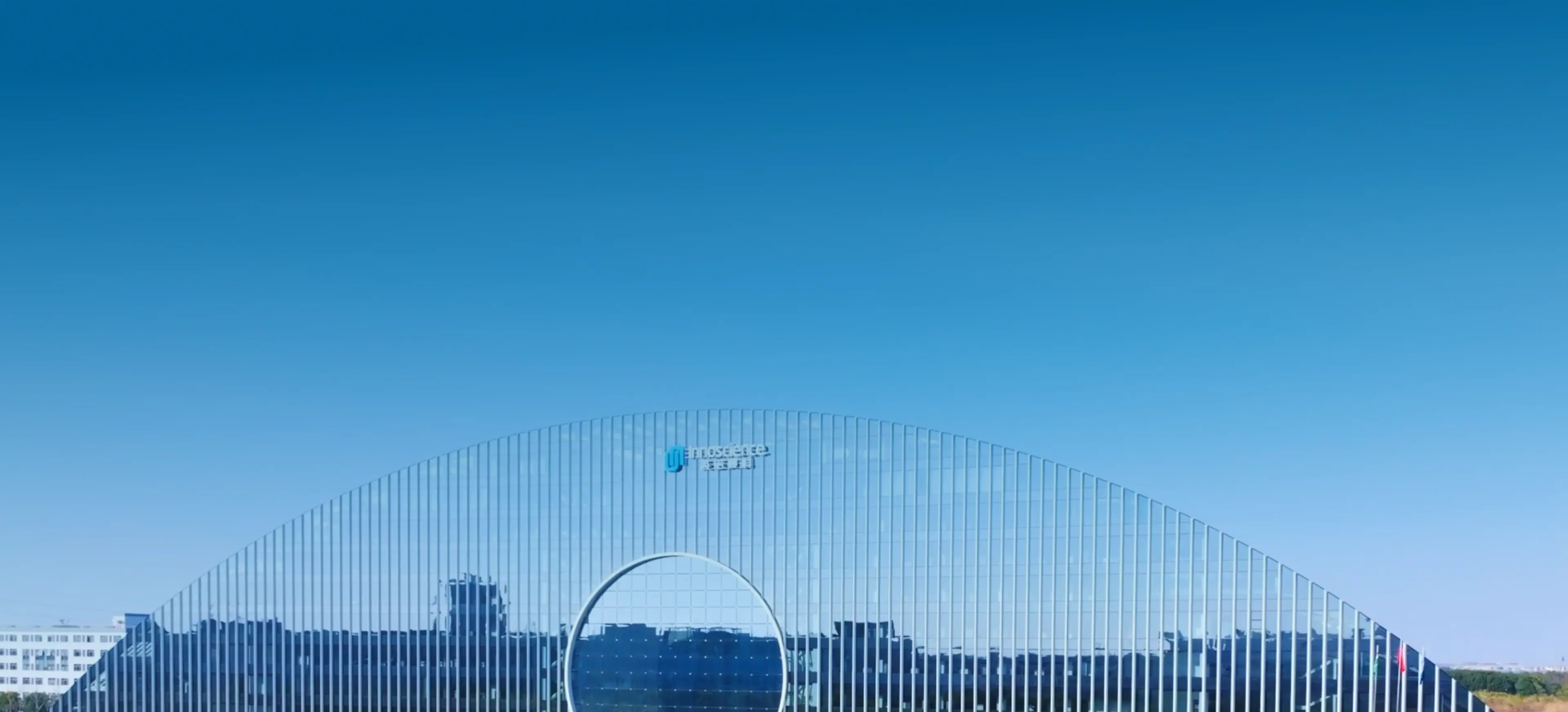 英诺赛科是全球领先的第三代半导体氮化镓芯片
与电源模块设计、生产制造企业